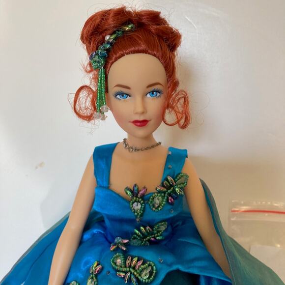 Y2K Effanbee 16" Belle of the Ball Brenda Starr #V2004 (2000) EUC w/Box - Picture 2 of 9